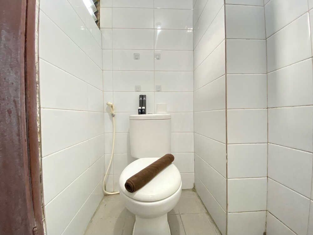 spacious studio room at gateway ahmad yani cicadas apartment