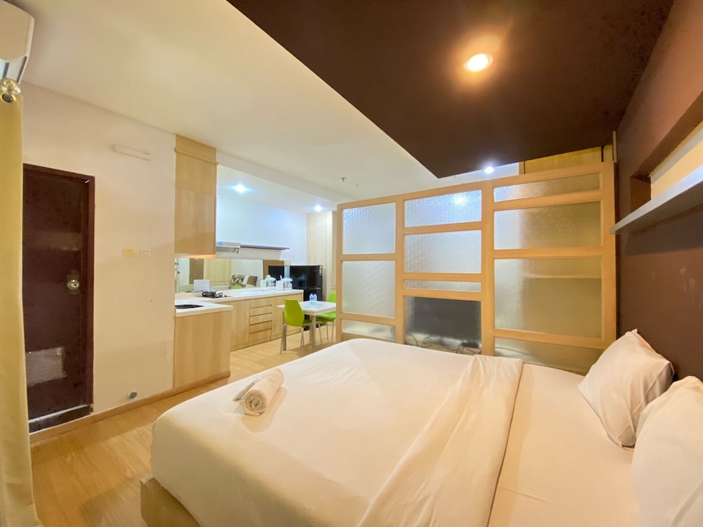 spacious studio room at gateway ahmad yani cicadas apartment