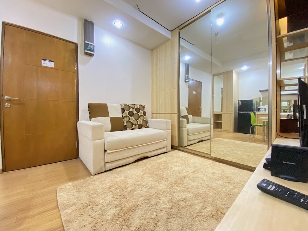 spacious studio room at gateway ahmad yani cicadas apartment