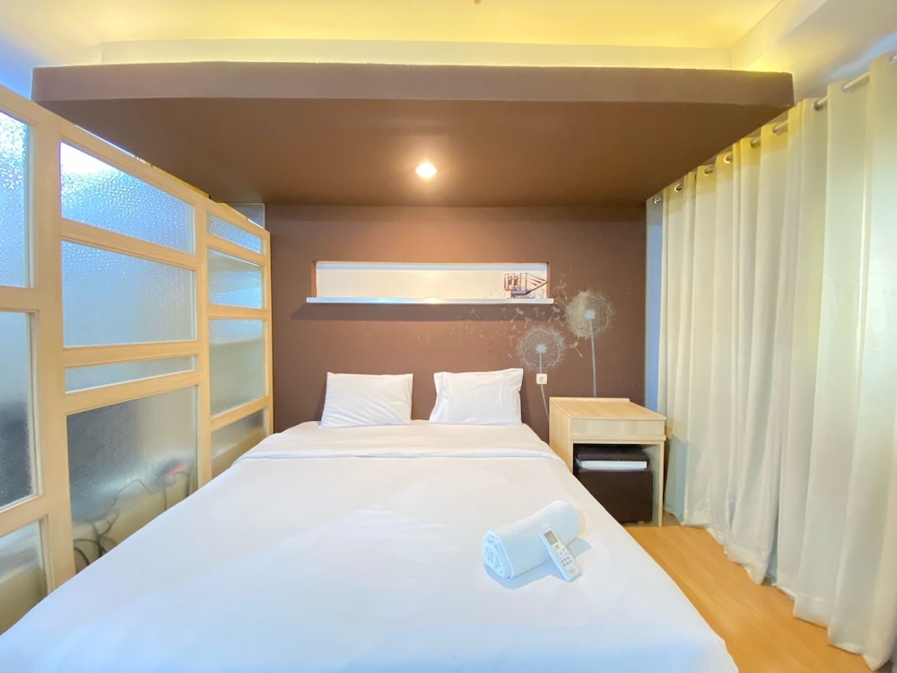 spacious studio room at gateway ahmad yani cicadas apartment