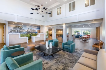 La Quinta Inn & Suites By Wyndham Paso Robles,San Luis Obispo>>Paso Robles,3 star
