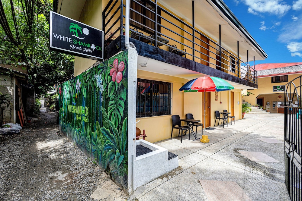 white shamrock beach hotel