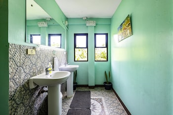 white shamrock beach hotel