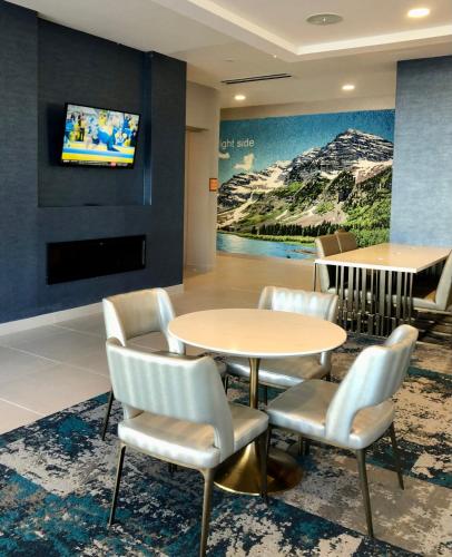 la quinta inn and suites by wyndham denver parker