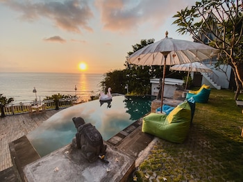 permata hill nusa penida