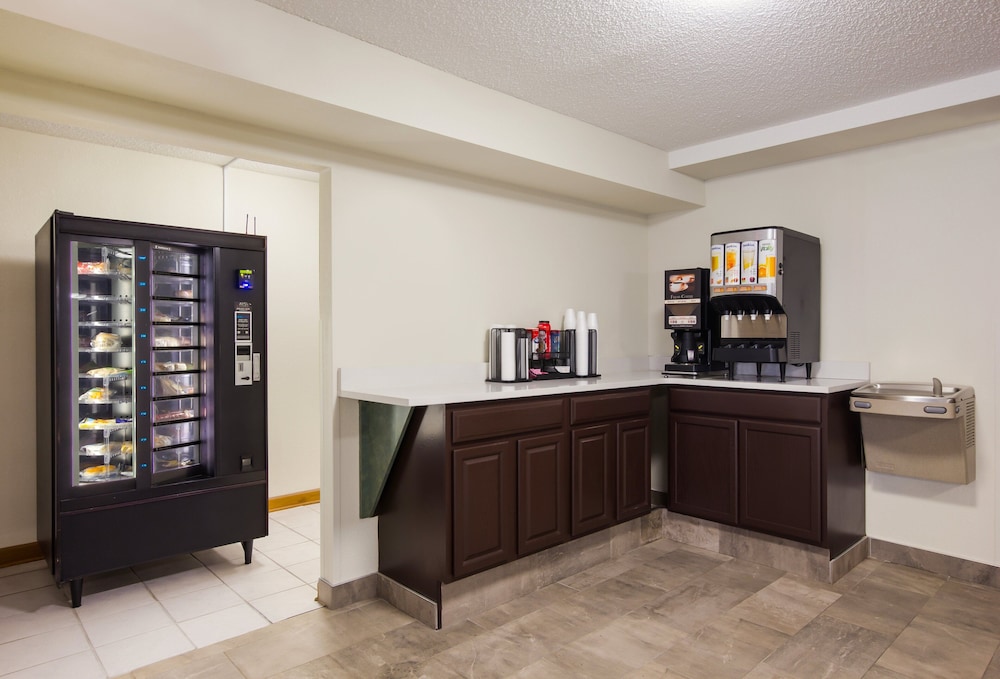 red roof inn lawrenceburg