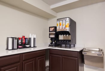 red roof inn lawrenceburg