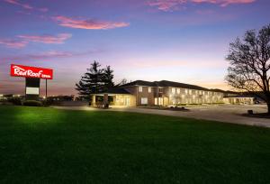 red roof inn lawrenceburg