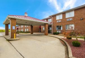 red roof inn lawrenceburg