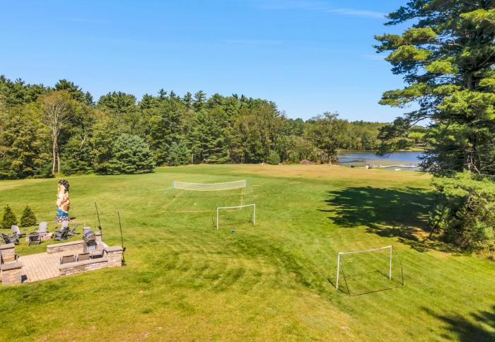 lake garden cottage 22 acres boats hot tub
