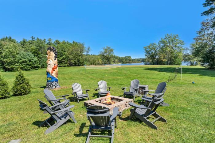 lake garden cottage 22 acres boats hot tub