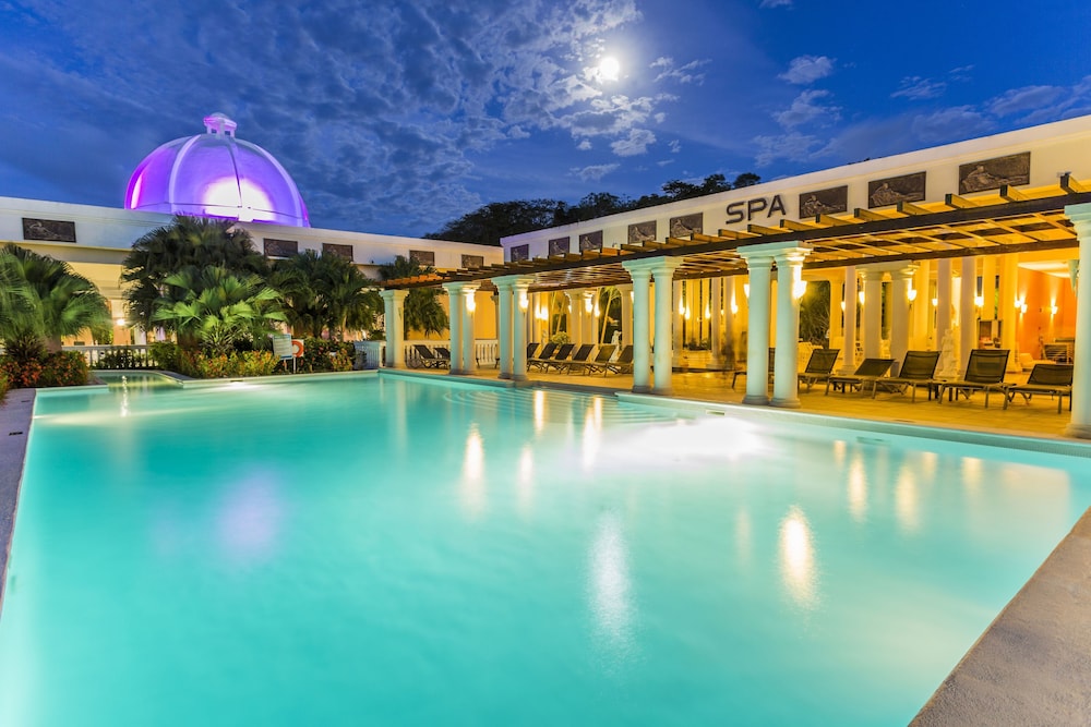 grand palladium lady hamilton resort and spa all inclusive