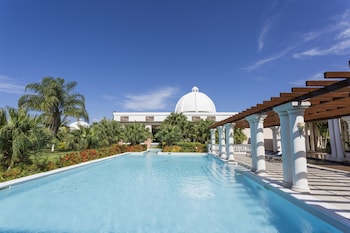 grand palladium lady hamilton resort and spa all inclusive