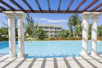 grand palladium lady hamilton resort and spa all inclusive