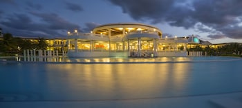 grand palladium lady hamilton resort and spa all inclusive
