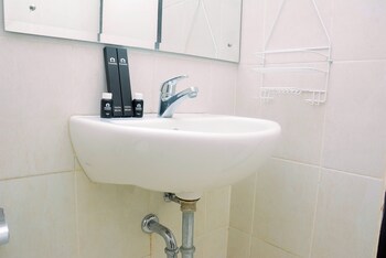 best and strategic nifarro park studio apartment