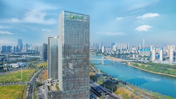 Holiday Inn Changsha Malanshan, An Ihg Hotel,,4 star