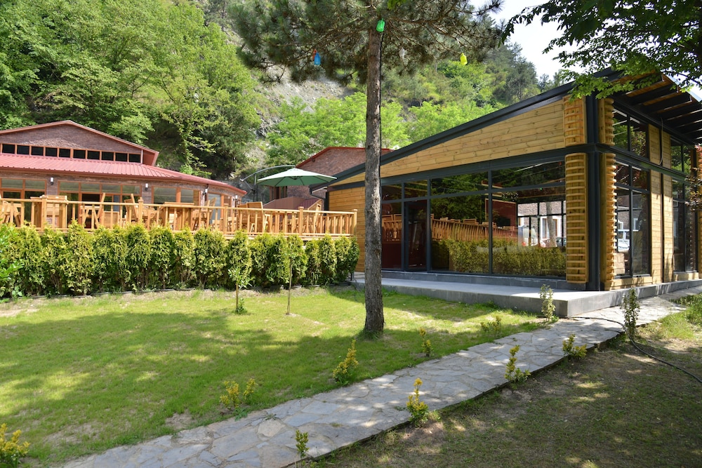 feel and live hotel villas restaurant