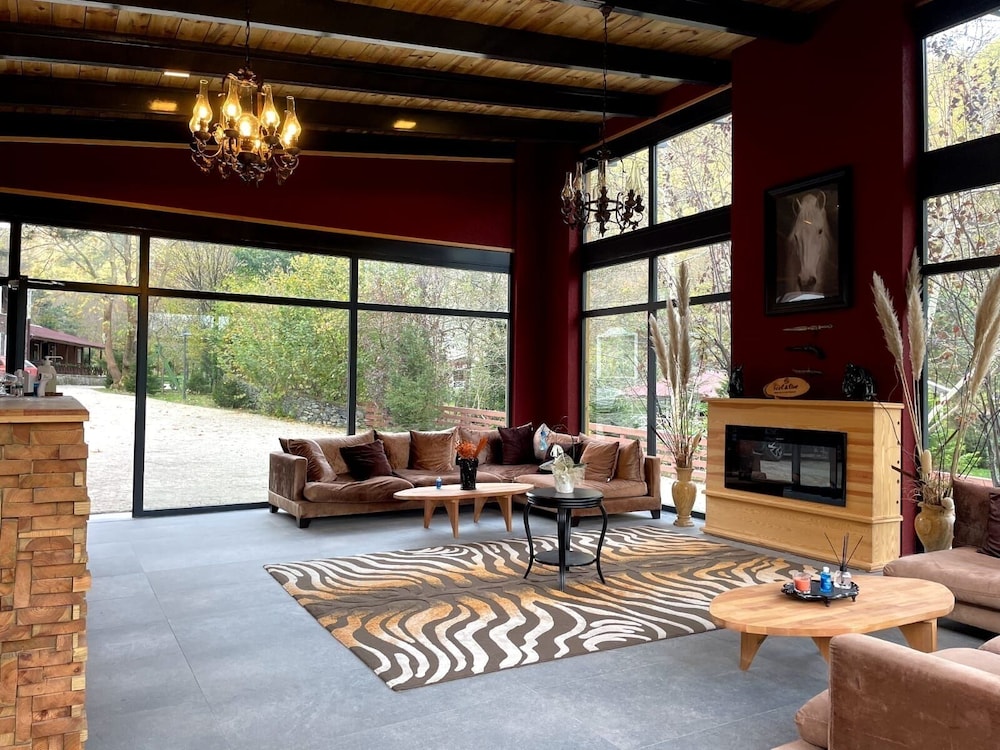 feel and live hotel villas restaurant