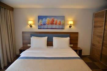 feel and live hotel villas restaurant