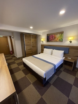 feel and live hotel villas restaurant