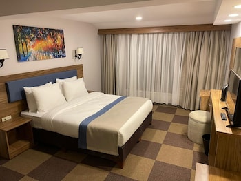 feel and live hotel villas restaurant