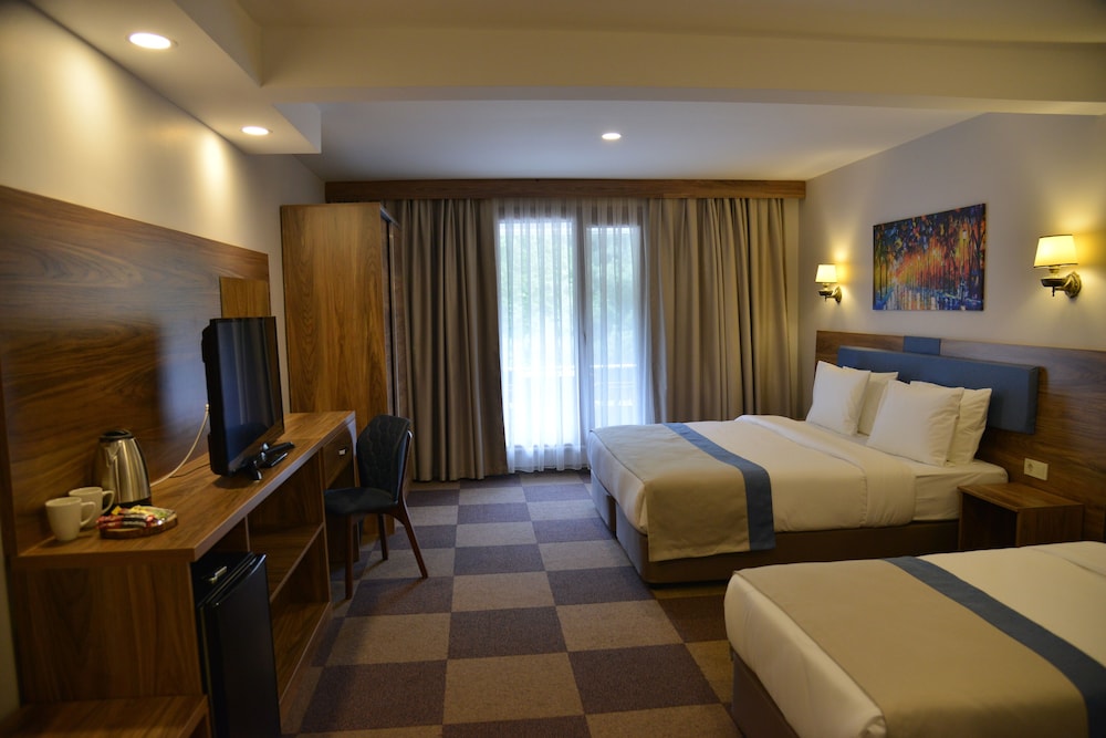 feel and live hotel villas restaurant