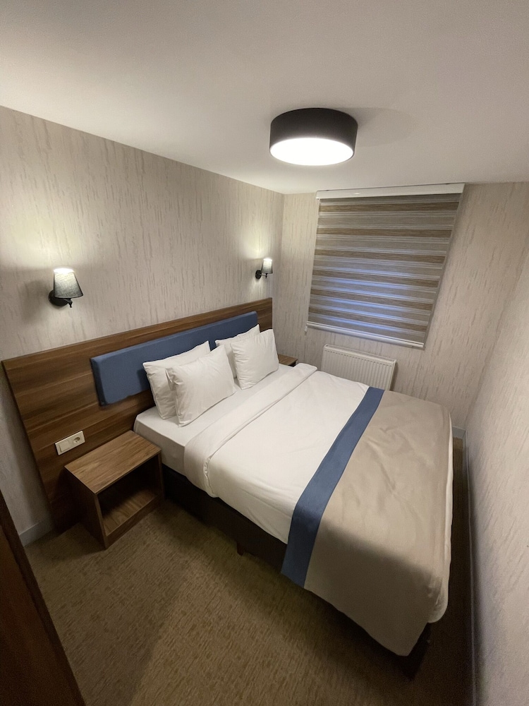 feel and live hotel villas restaurant