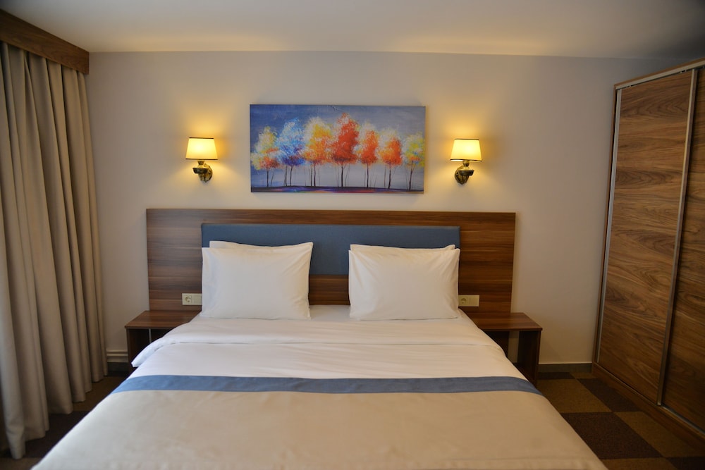 feel and live hotel villas restaurant