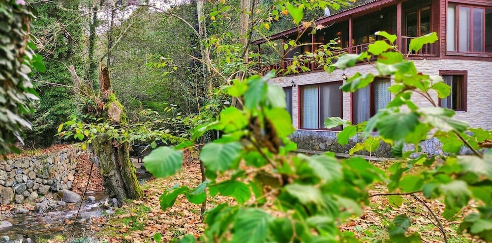 feel and live hotel villas restaurant