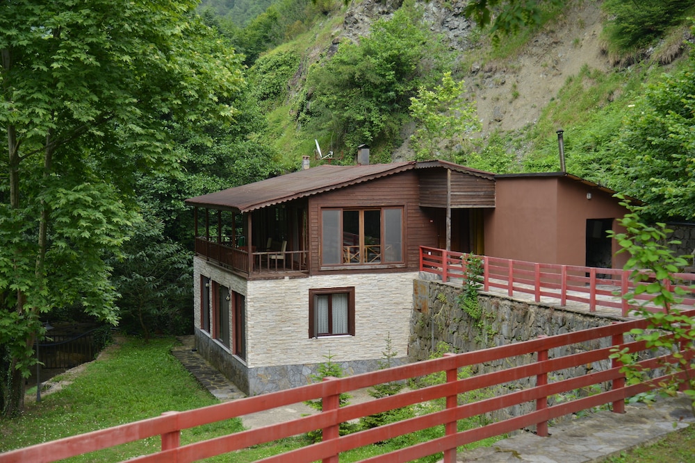 feel and live hotel villas restaurant