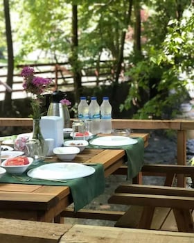 feel and live hotel villas restaurant