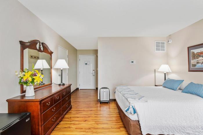 top floor handicap accessible bay view