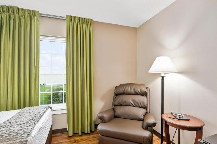 top floor handicap accessible bay view