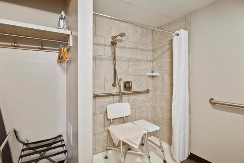 top floor handicap accessible bay view