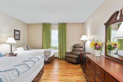 top floor handicap accessible bay view