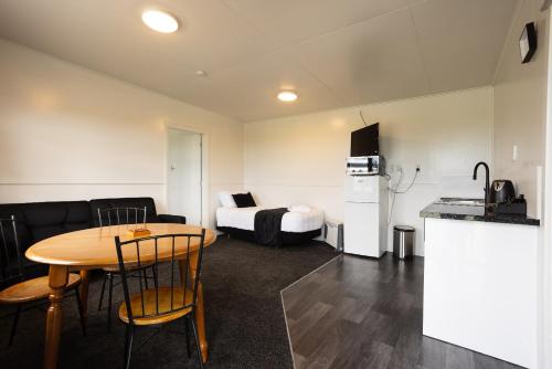 alpine country motel