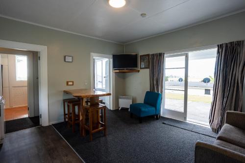 alpine country motel