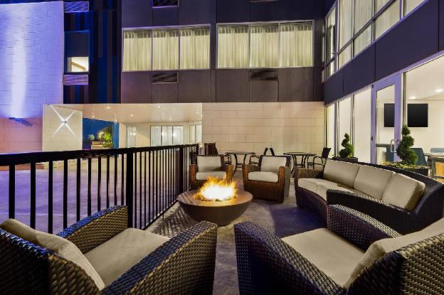 holiday inn express evansville downtown an ihg hotel