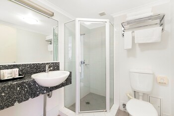 the wellington apartment hotel