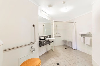 the wellington apartment hotel