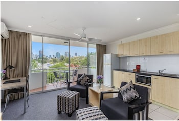 the wellington apartment hotel