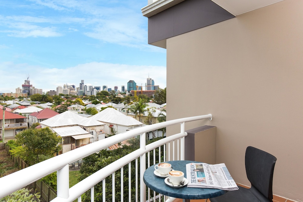the wellington apartment hotel