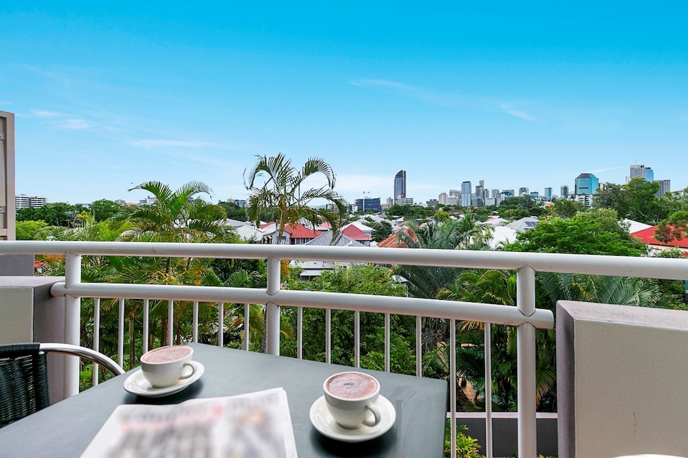 the wellington apartment hotel