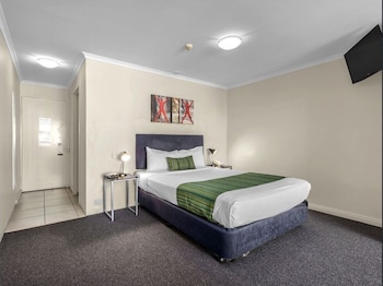 the wellington apartment hotel