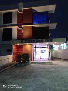 8 zhensen inn