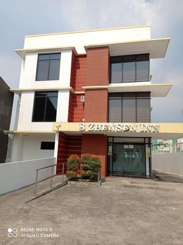 8 zhensen inn