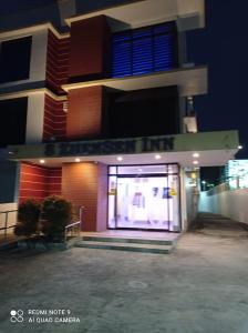 8 zhensen inn