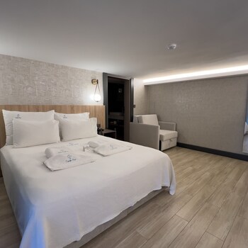 cunda pier otel