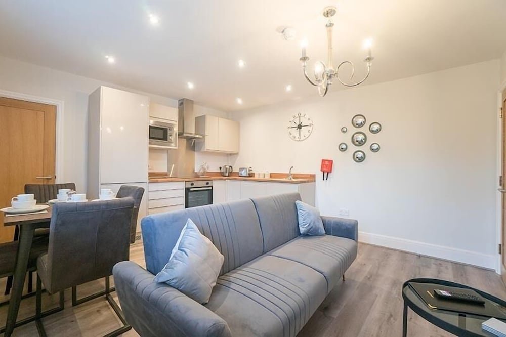 the queens arms apartments